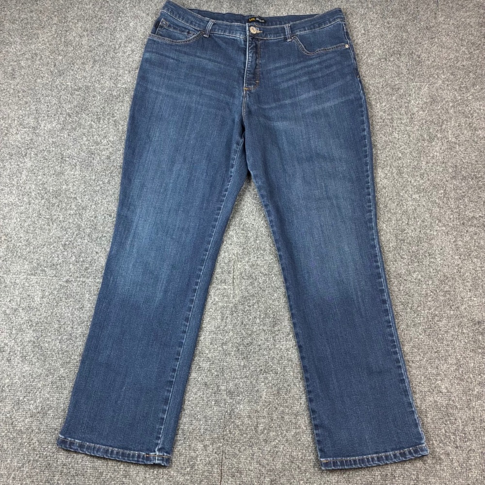 Lee Classic Fit Straight Leg Jeans Medium Wash Blue Denim Mid Rise L-8117